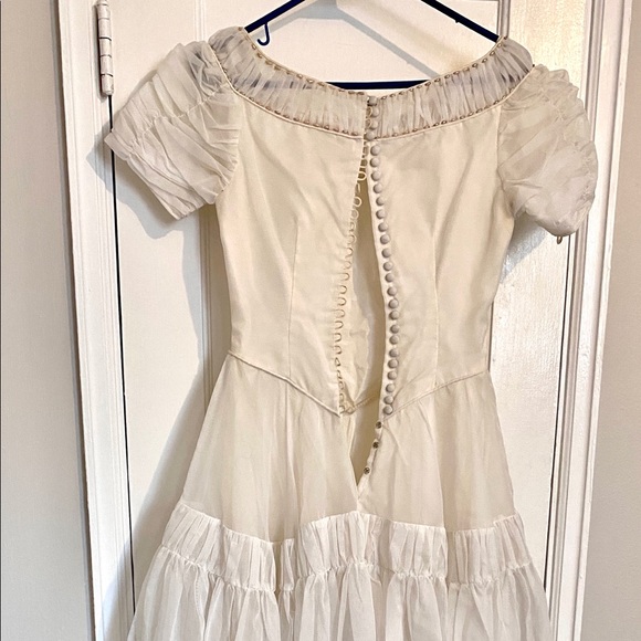 50s Wedding Dress S/XS, Beautiful crinoline skirt and intricate details - Picture 2 of 12